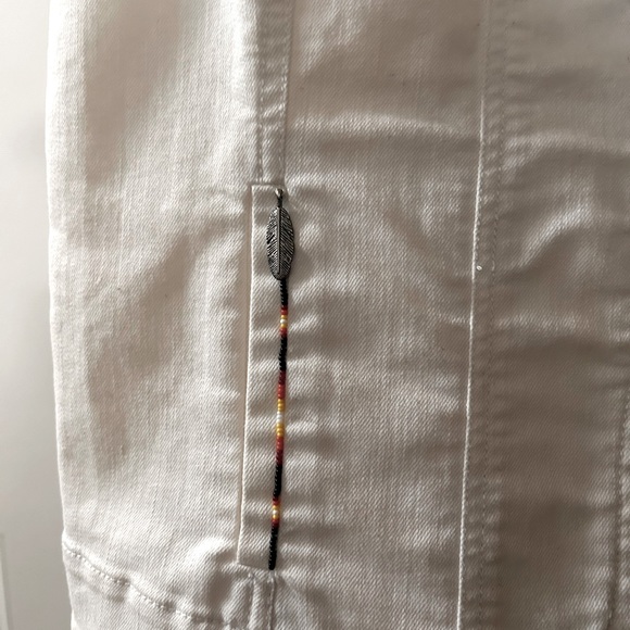 Dress Barn  XL white Vest Jacket with native stiched detailing. - Picture 4 of 10
